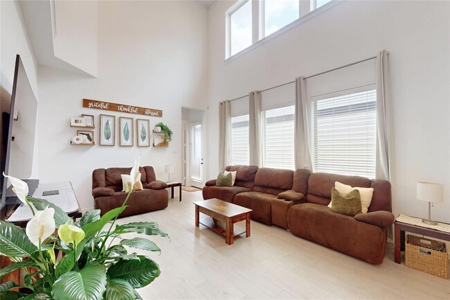 Foto del edificio - 1542 Park Path Dr
