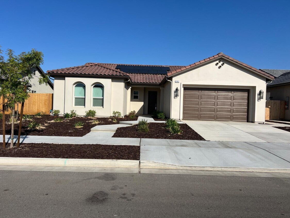 Foto principal - 3062 19th Ave