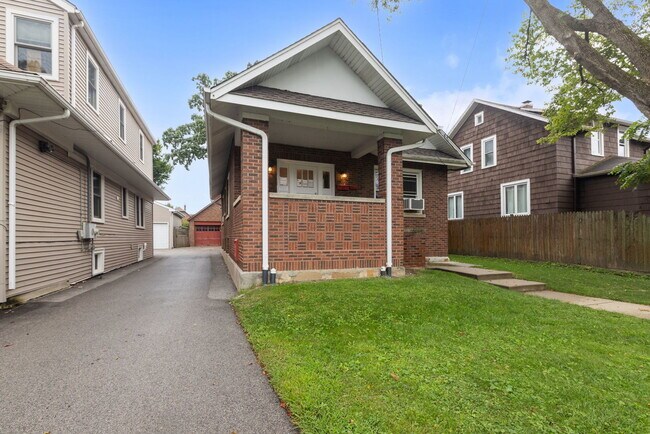 Foto del edificio - 217 Highwood Ave