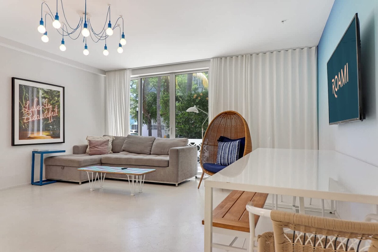 Foto principal - 250 Collins Ave