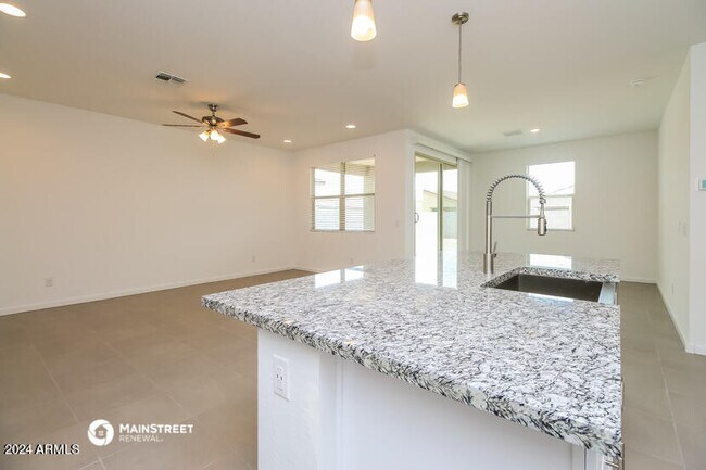 Building Photo - 4355 E Gallop Trail