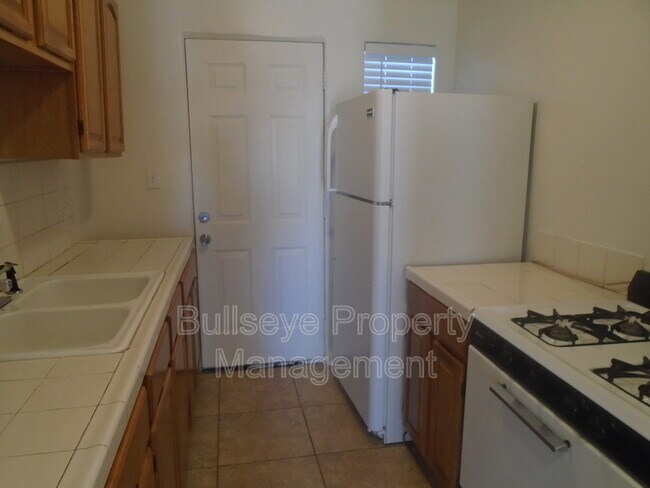 Building Photo - 303 W Highland Ave