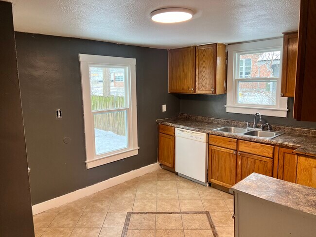 Cocina - 1102 Range Line St