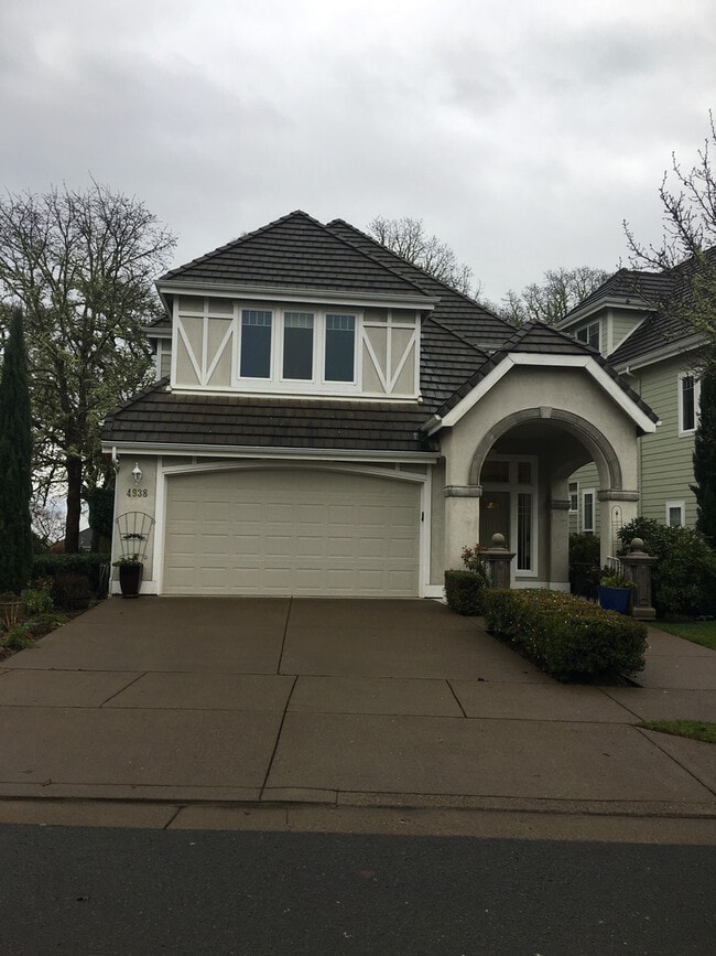 Building Photo - 4938 NW Lavender Cir
