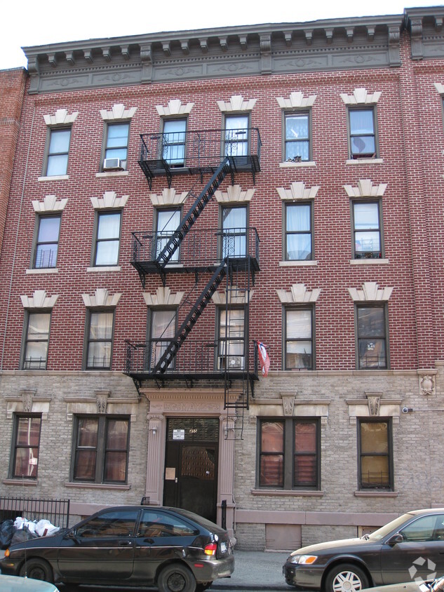 Building Photo - 455 61st St