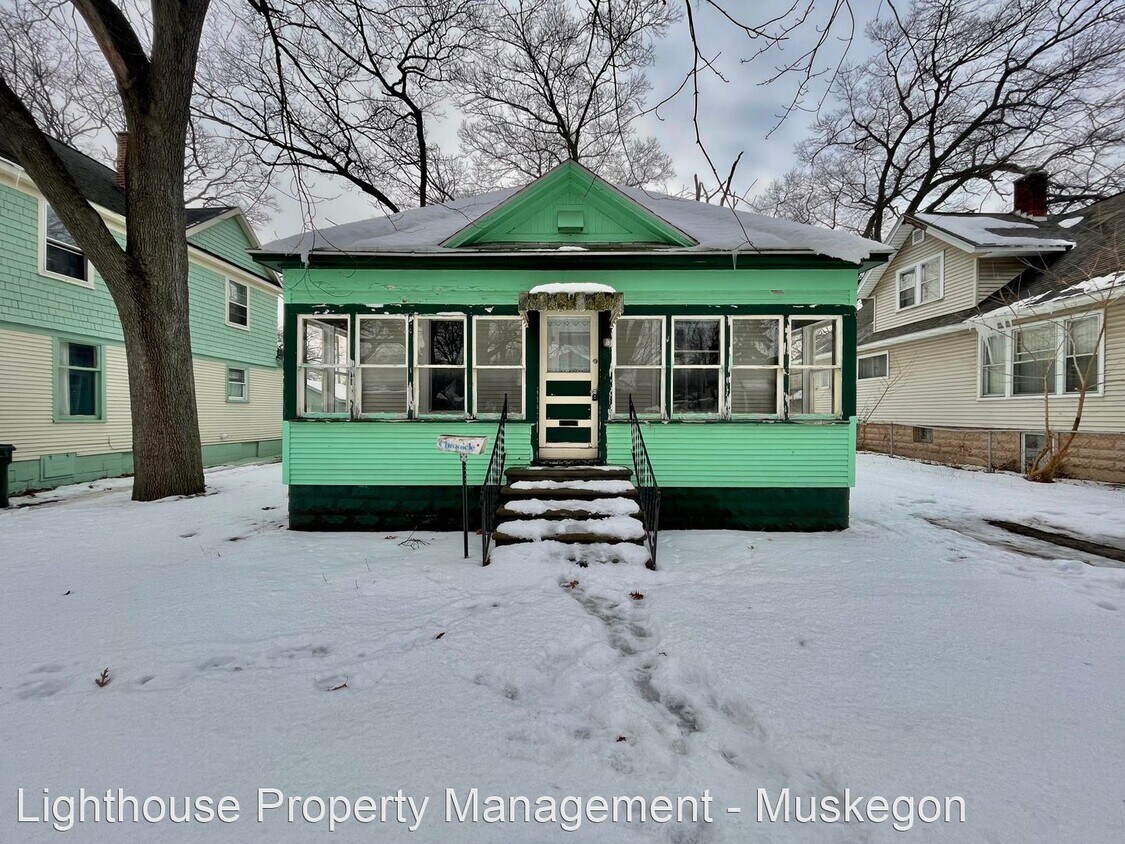 Foto principal - 2 br, 1 bath House - 1853 Leahy Street