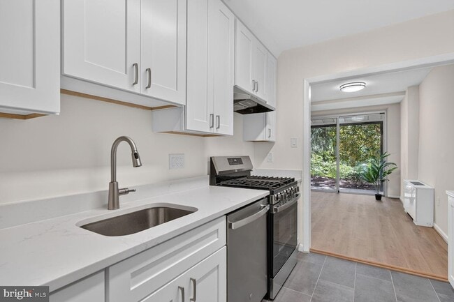 Building Photo - 10500 Rockville Pike