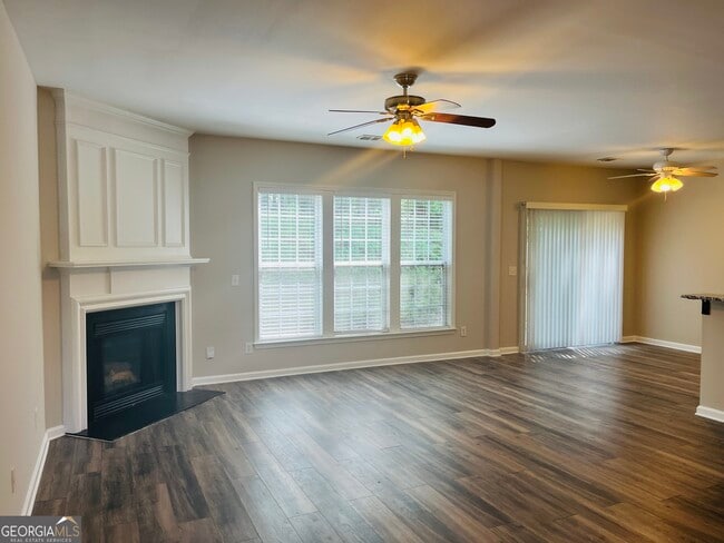 Building Photo - 4192 Royal Regency Cir