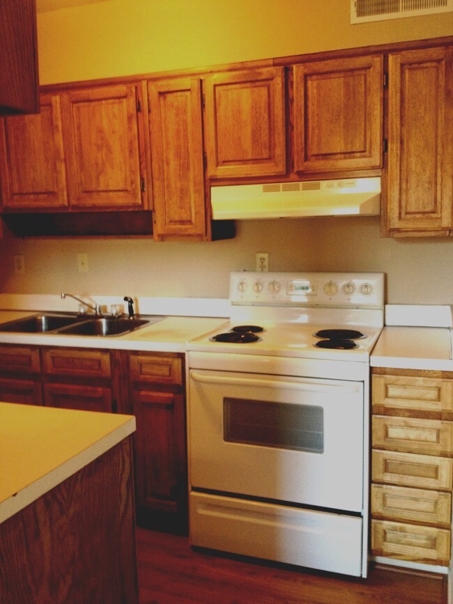 Building Photo - 720 W Centennial Ave