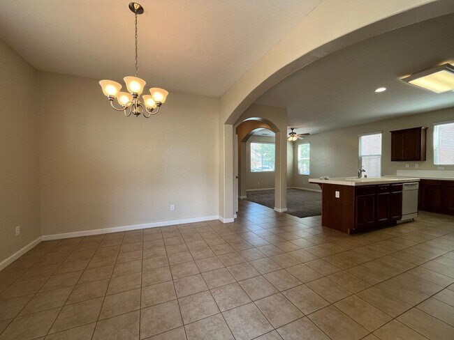 Foto del edificio - 4 Bedroom NW Fresno Home for Lease