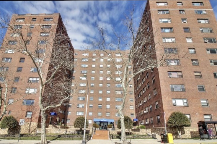 Primary Photo - 6515 JFK Blvd E
