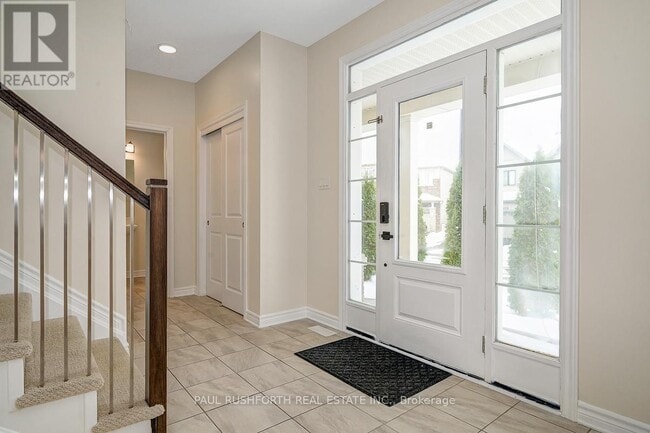 Building Photo - 115 Discovery Cres