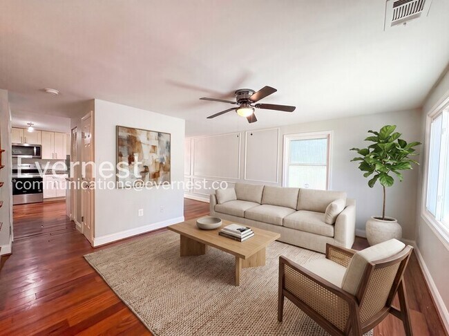 Foto del edificio - 3 Bed/1.5 Bath Townhome with Fenced Yard / Vouchers Accepted / Available Now!