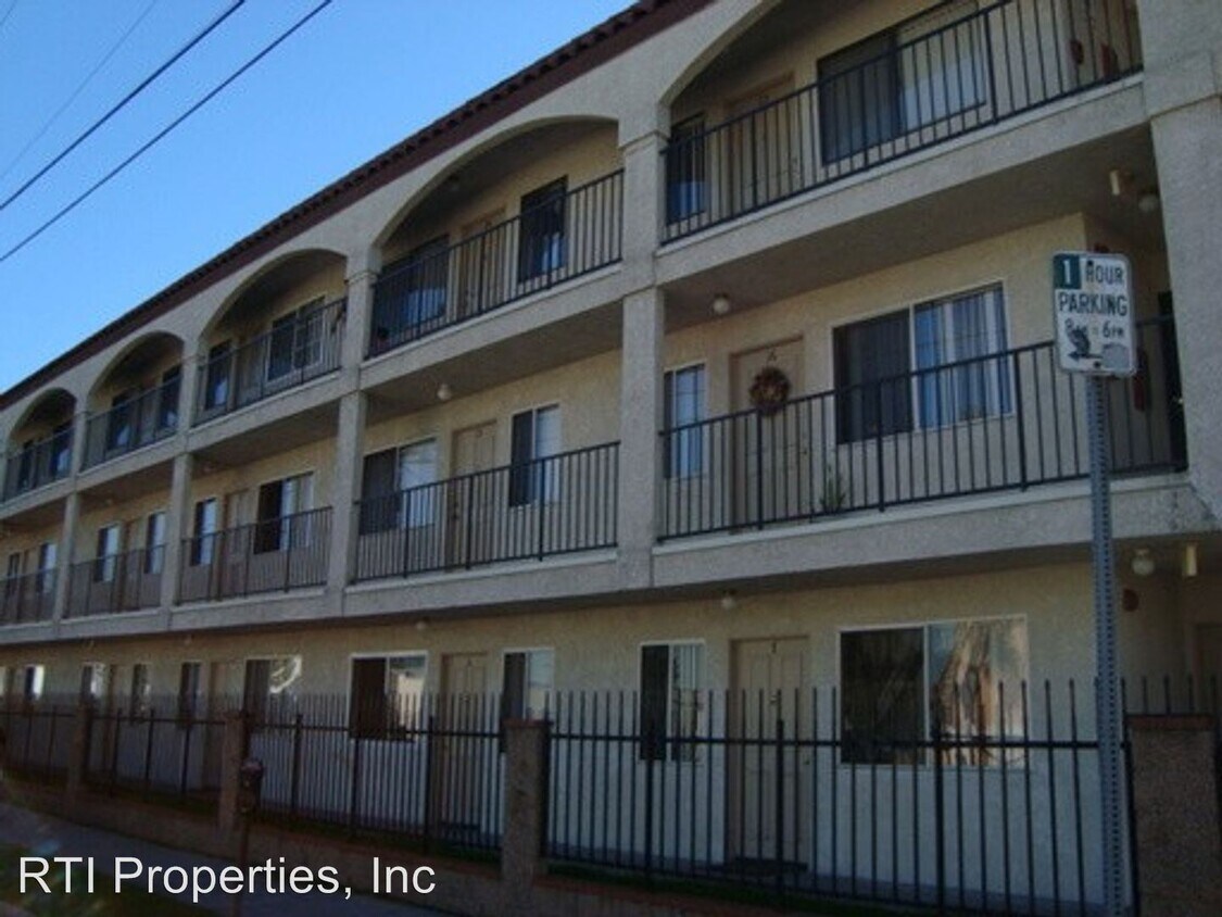 Primary Photo - 132 E I St