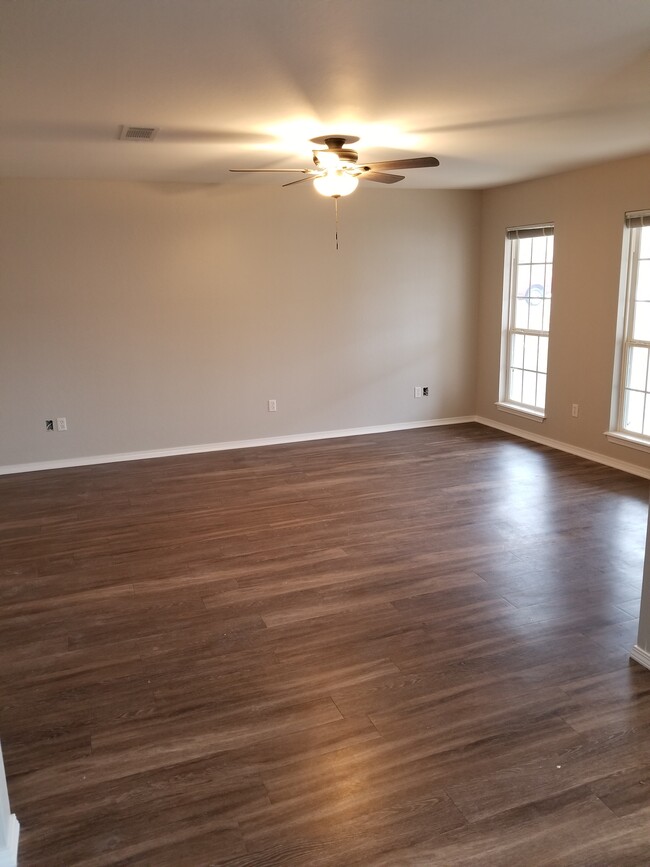 Living room - 1202 Hickory Ave