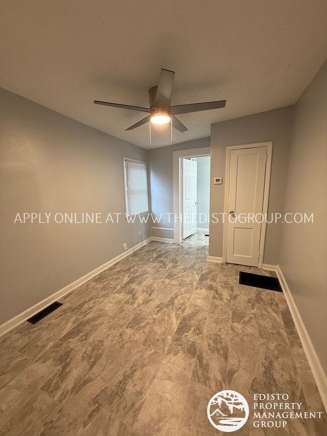 Building Photo - 497 Boulevard St