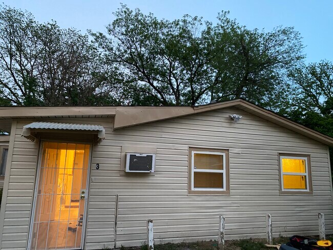 Front - 4302 Skelton Dr