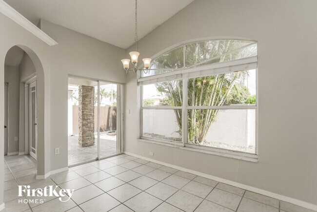 Building Photo - 9231 SW 167th Ct