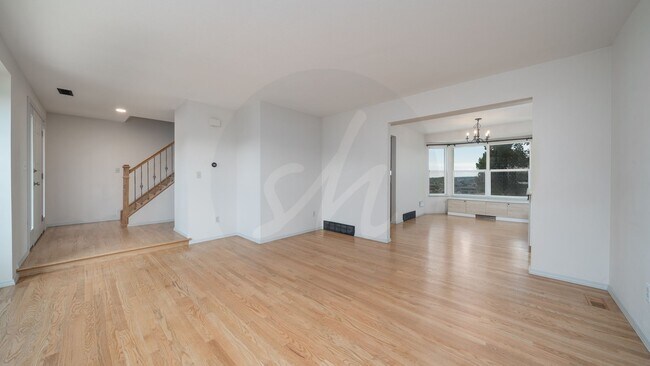 Foto del edificio - Beautiful 2 Story home in the Heart of Bri...