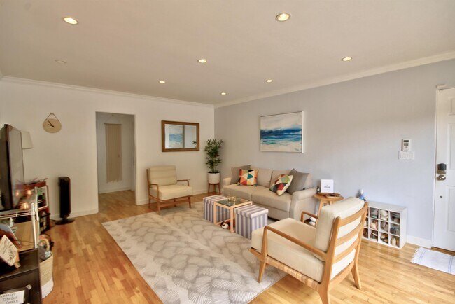 Foto del edificio - 631 Pacific St