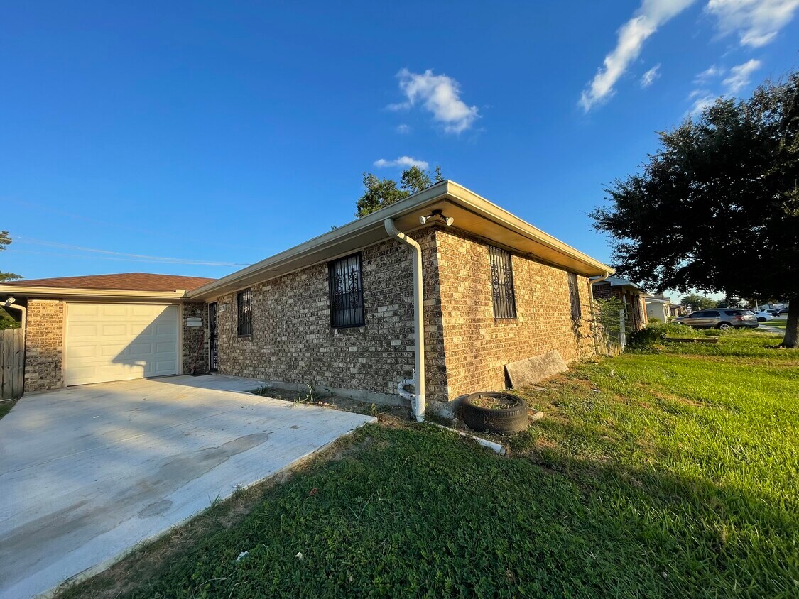 Foto del edificio - 4172 Tulane Dr