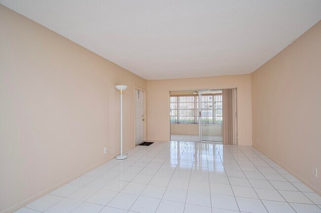 Foto del edificio - 14579 Canalview Dr