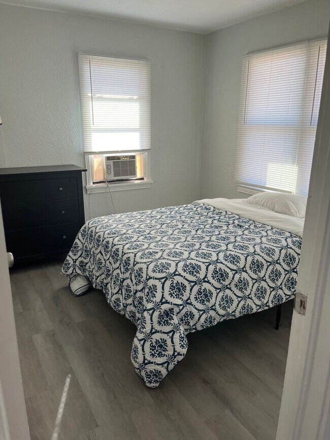 Foto del edificio - 2 br, 1 bath House - 407 S 7th St