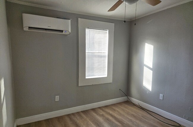 Foto del edificio - Cute 1 Bedroom Apartment In Eagle Lake