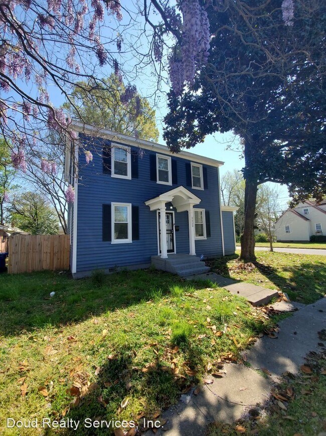 Building Photo - 4 br, 2.5 bath House - 2229 Lansing Ave
