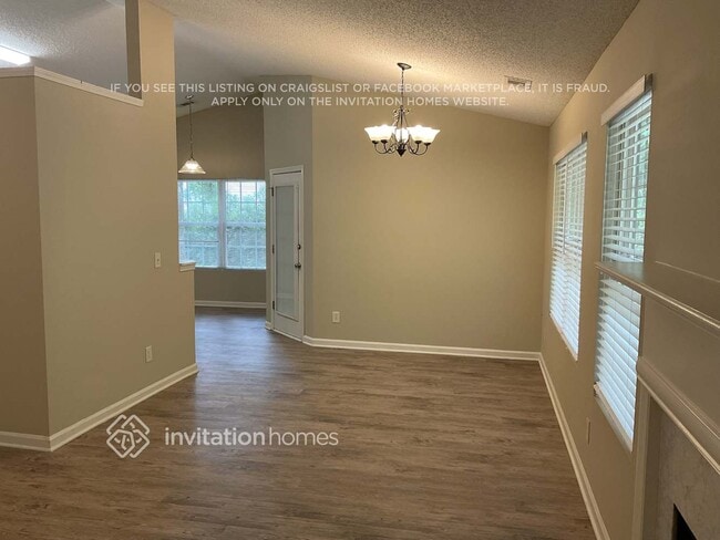 Foto del edificio - 1033 Rolling Ridge Ln