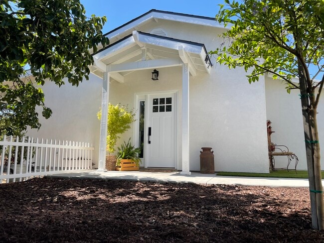 Building Photo - 1191 Hillside St