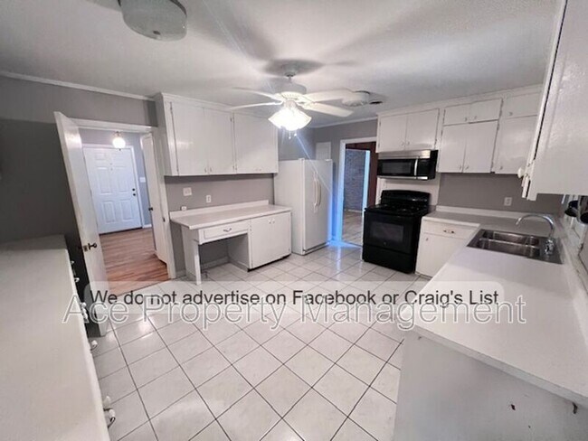 Foto del edificio - 255 Greenbriar Dr