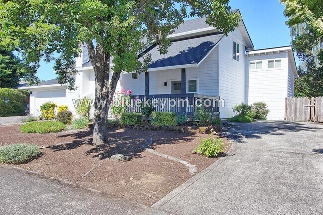Building Photo - NEWLY REMODELED!  3 Bed, 2 Bath in Cascade...