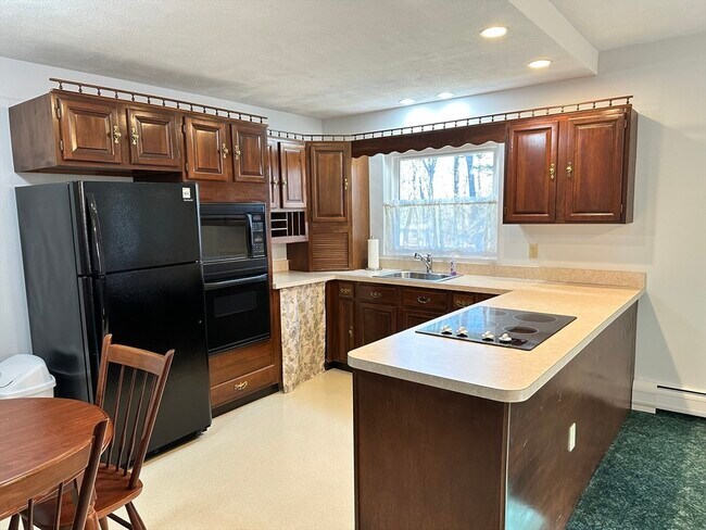 Building Photo - 13 Cobblers Ln