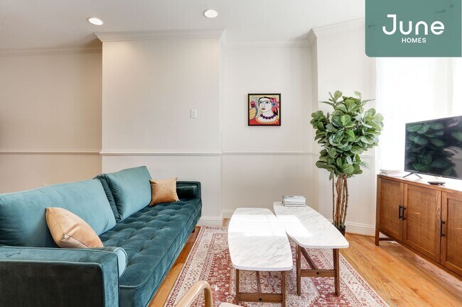 Foto del edificio - Full room in 4-bed/3.5-bath Home