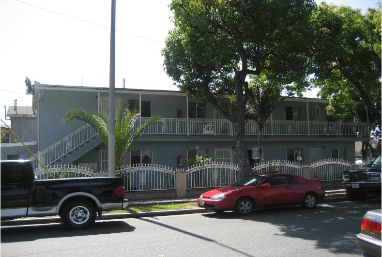 Primary Photo - 5518 Everett Ave