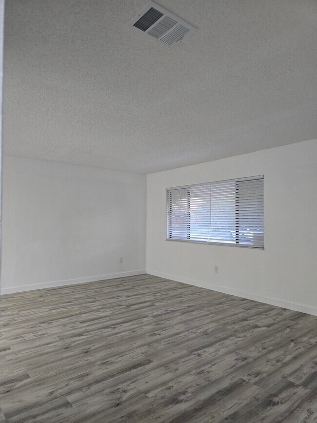 Foto del edificio - 1418 Paley Cir SE