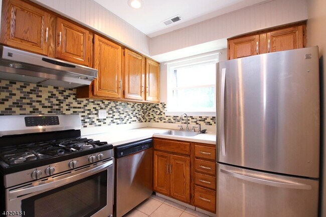 Foto del edificio - 1410 Normandy Ct