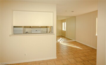 Building Photo - 2835 Winkler Ave