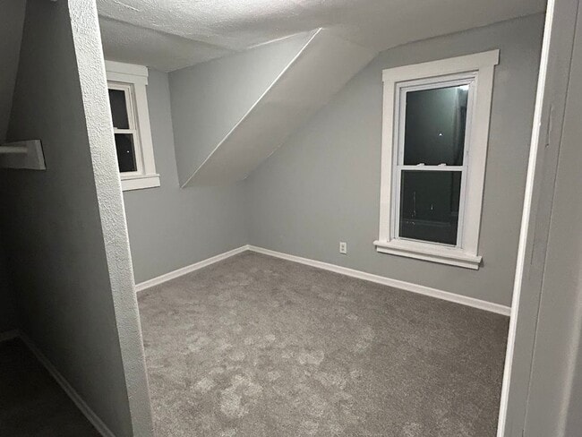 Building Photo - 323 4th Ave NE