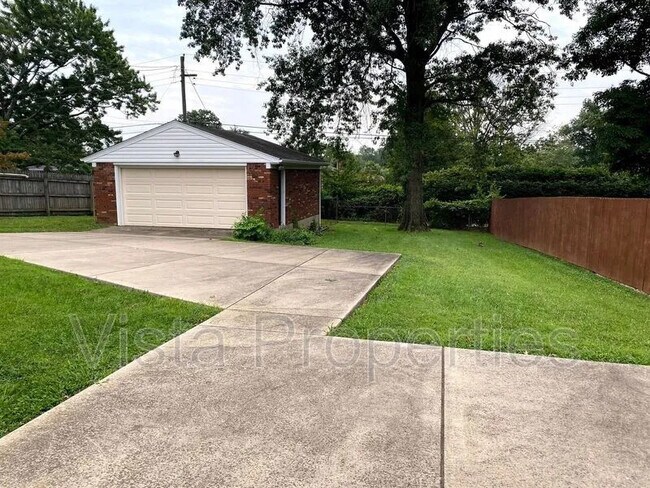 Building Photo - 9822 Boxford Way