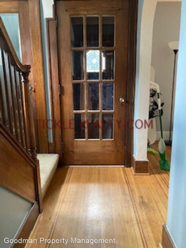 Building Photo - 3 br, 1.5 bath House - 614 Westchester Ave