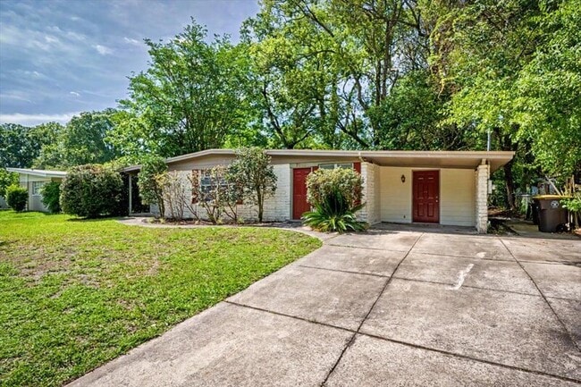 Building Photo - 7010 Arques Rd