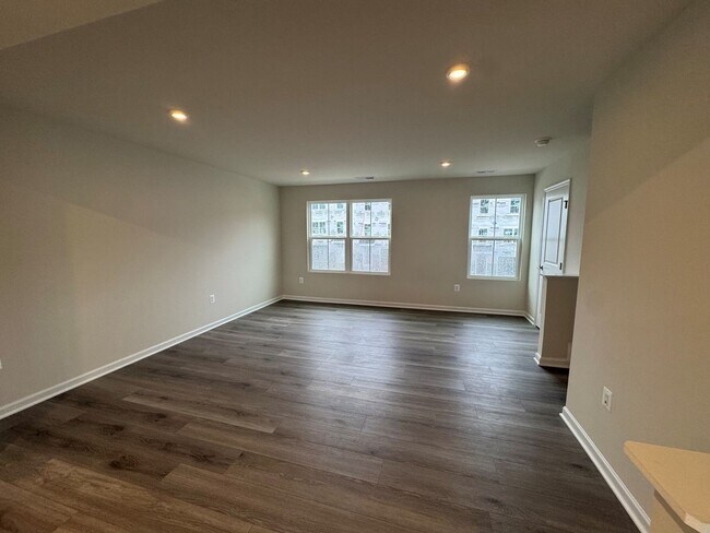 Foto del edificio - Brand New Townhouse, Great Location!