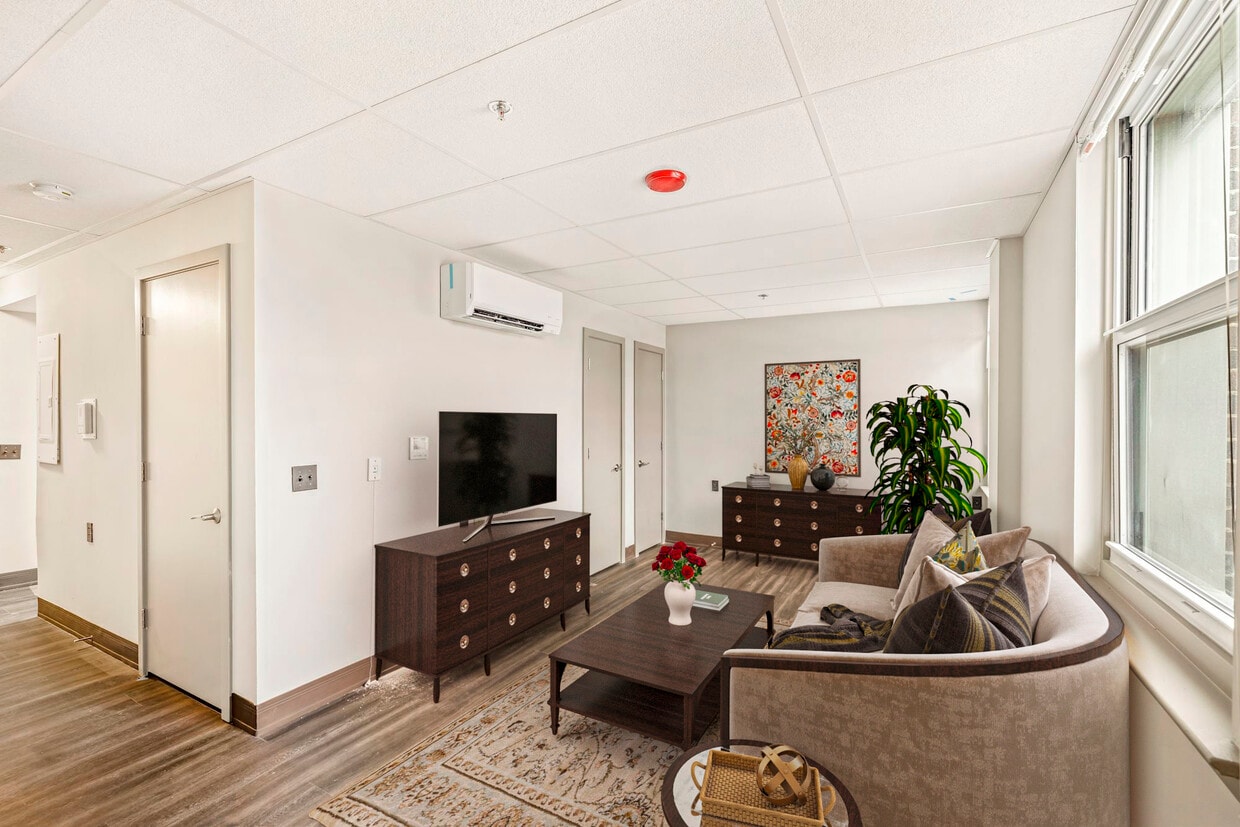 Virtually staged studio - Alexander House