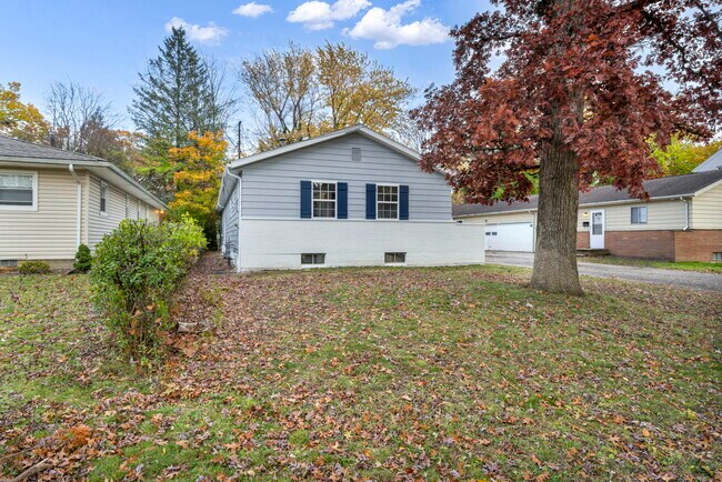 Building Photo - 231 Randel Ave