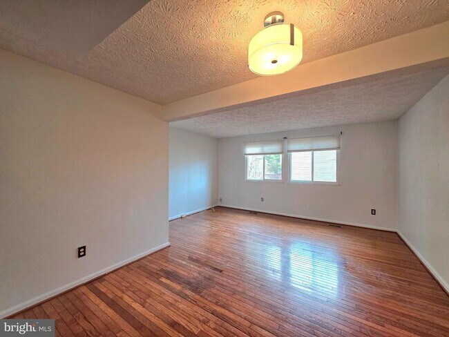 Building Photo - 8568 Koluder Ct