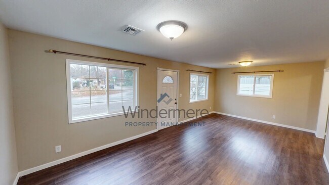 Building Photo - 1340 Umatilla St