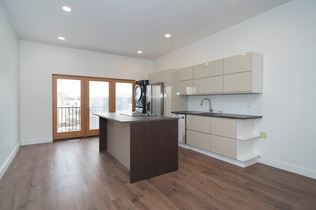 Building Photo - 1919 N 5th St