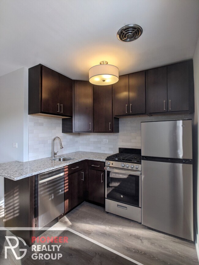 Foto del edificio - 456 W Barry Ave